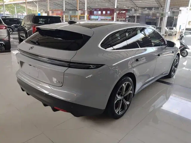 Nio ET5 Touring — Фото автомобиля 6