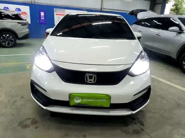 Honda Fit — Фото автомобиля 2
