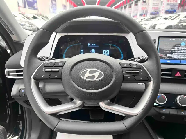 Hyundai Elantra — Фото автомобиля 8
