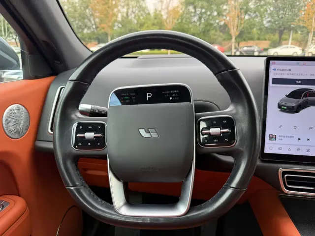 Li Auto L7 — Фото автомобиля 5