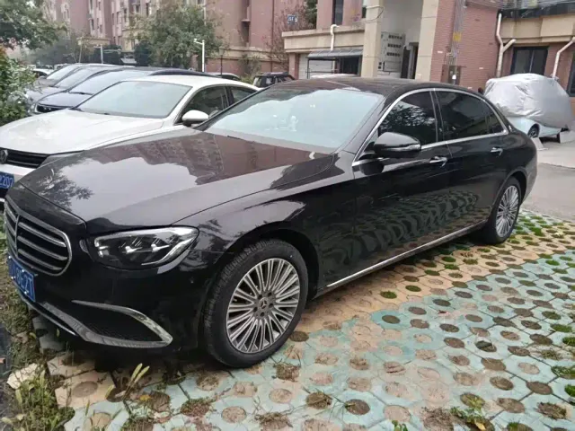 Mercedes-Benz E-Class — Фото автомобиля 5