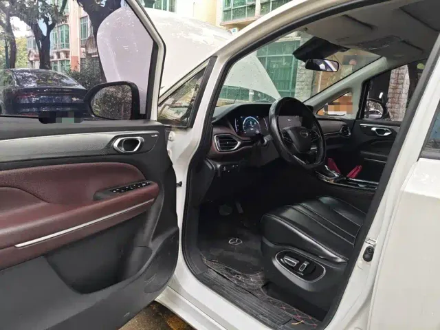 GAC Trumpchi M6 — Фото автомобиля 17