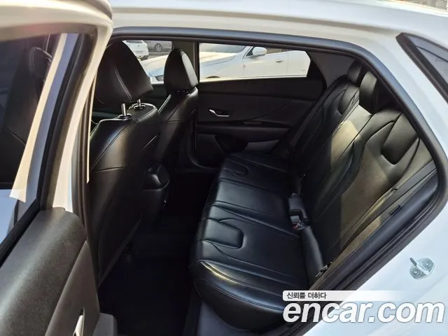 Hyundai Avante CN7 — Фото автомобиля 17