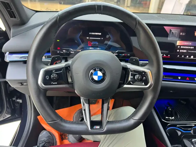 BMW 5 Series — Фото автомобиля 9