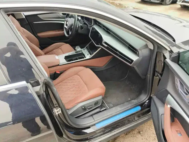 Audi A7L — Фото автомобиля 13