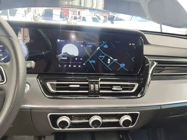 Hongqi HS5 — Фото автомобиля 12