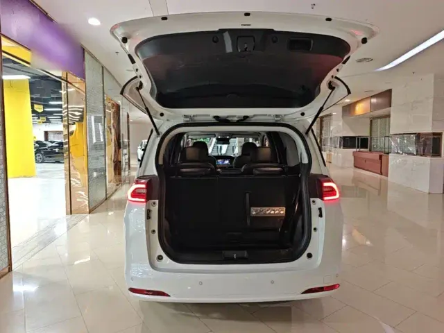 GAC Trumpchi M6 — Фото автомобиля 18