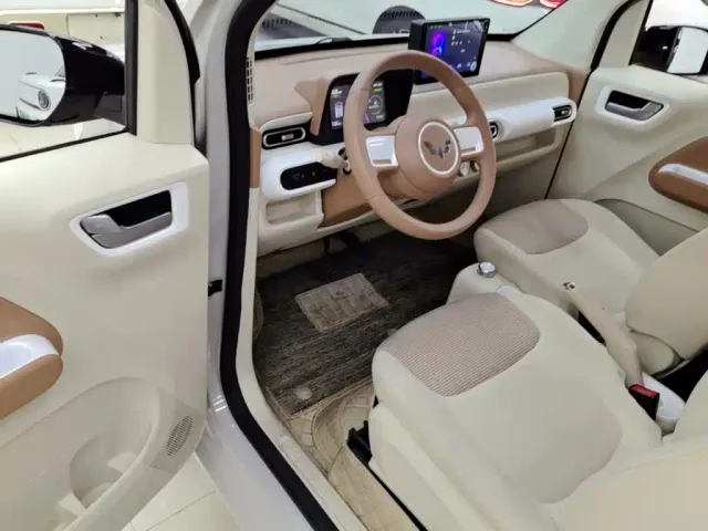 Wuling Hongguang Mini EV — Фото автомобиля 15