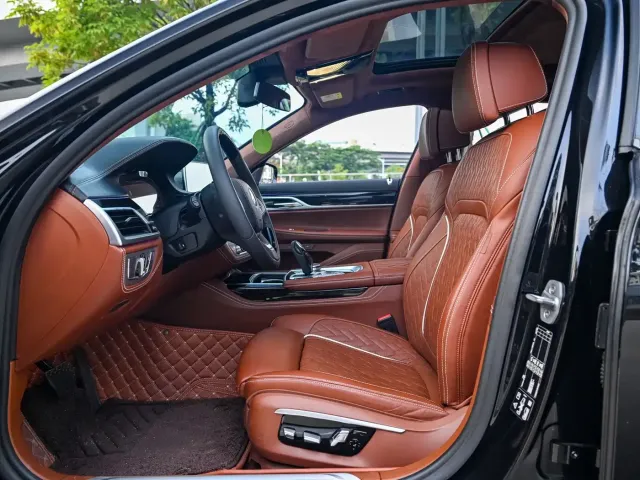 BMW 7 Series — Фото автомобиля 16