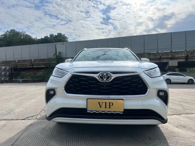 Toyota Highlander — Фото автомобиля 2