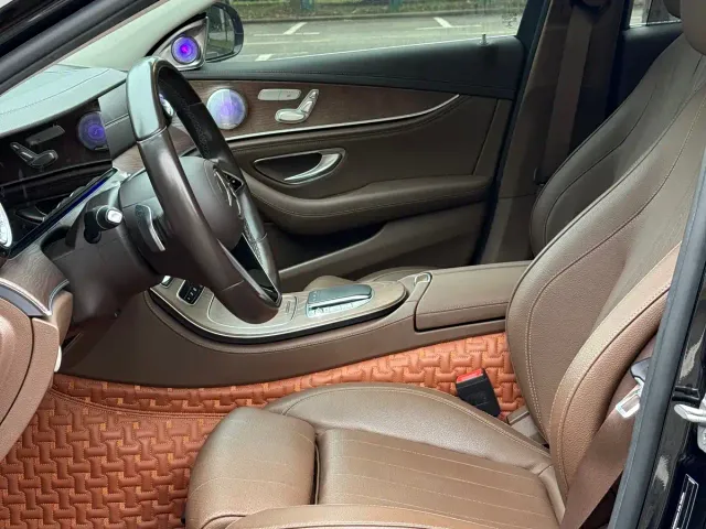 Mercedes-Benz E-Class — Фото автомобиля 8