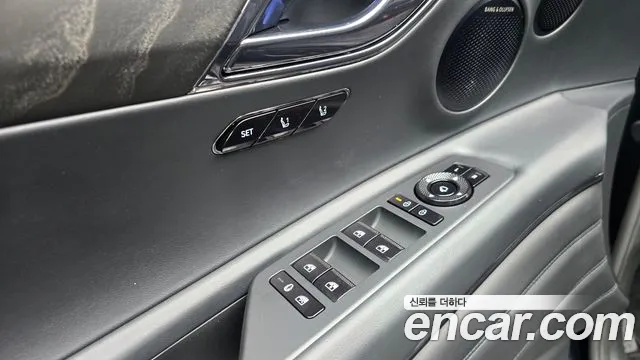 Genesis GV80 — Фото автомобиля 28