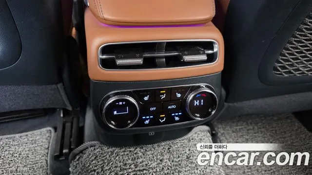 Genesis GV70 — Фото автомобиля 24