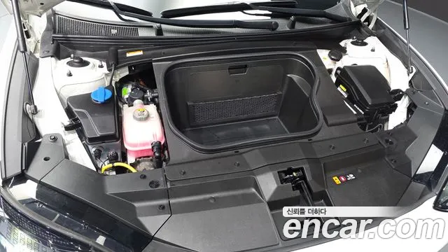 Hyundai Ioniq 6 — Фото автомобиля 8