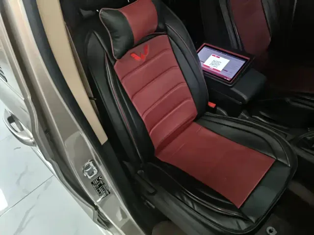 Wuling Hongguang V — Фото автомобиля 24