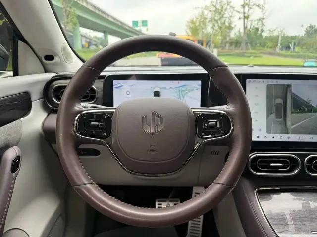 Leapmotor C11 — Фото автомобиля 10