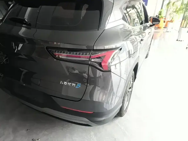 Wuling Starlight S — Фото автомобиля 7