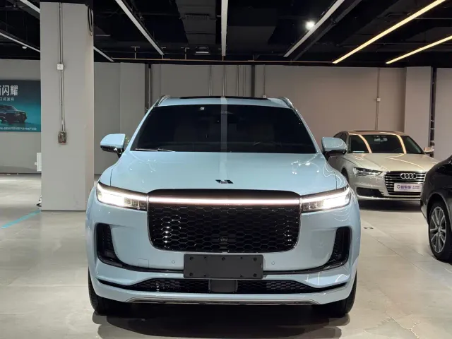 Li Auto ONE — Фото автомобиля 2