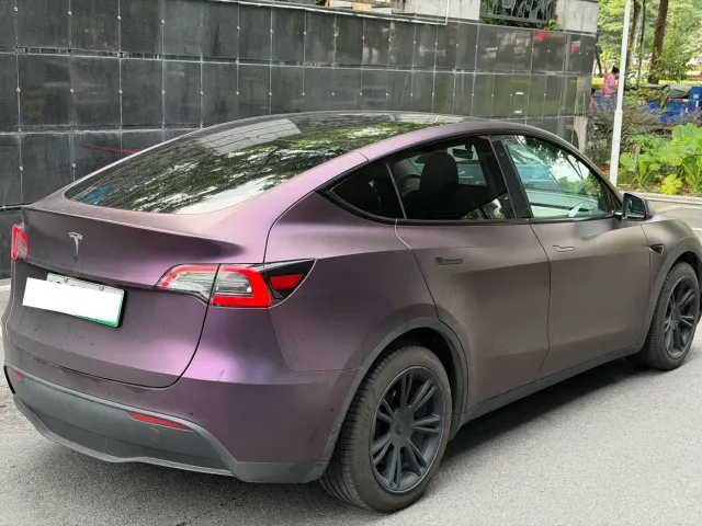 Tesla Model Y — Фото автомобиля 12