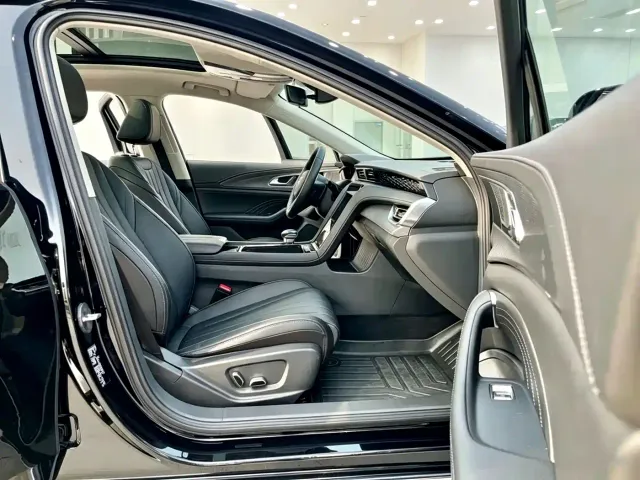 Hongqi Hongqi H5 2024 1.5T DCT Smart Connect Flag Rhythm Edition — Фото автомобиля 7