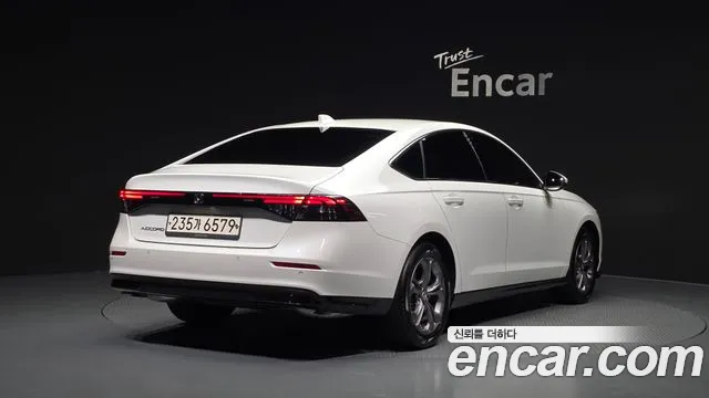 Honda Accord 1.5 Turbo — Фото автомобиля 2