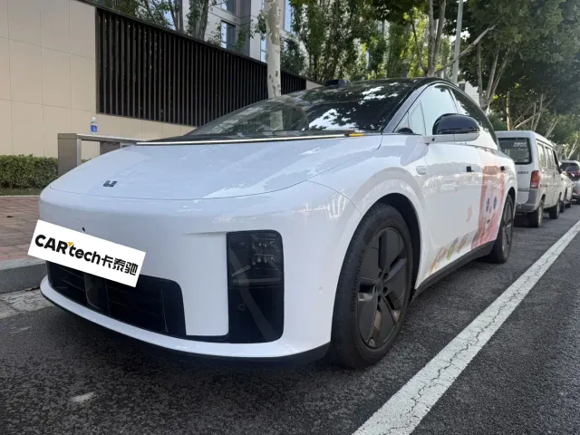 Фотография автомобиля — Li Auto i8