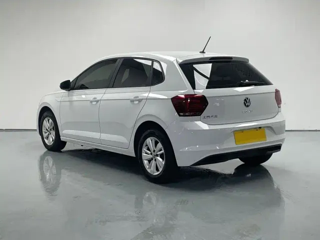 Volkswagen Polo — Фото автомобиля 6