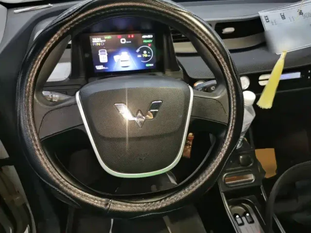 Wuling Hongguang Mini EV — Фото автомобиля 10