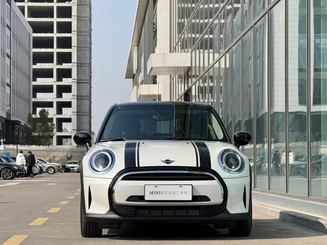 MINI Hatch — Фото автомобиля 2