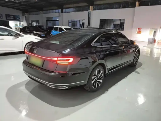 Volkswagen Passat — Фото автомобиля 6