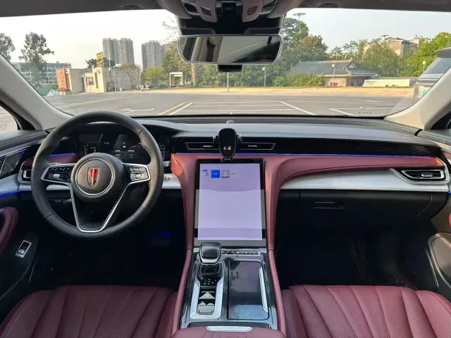 Hongqi H5 — Фото автомобиля 7