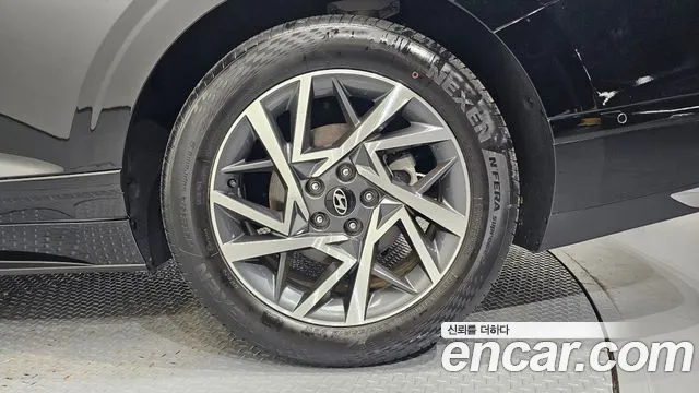 Hyundai Grandeur GN7 — Фото автомобиля 6