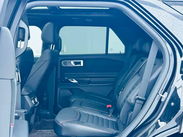 Ford Explorer — Фото автомобиля 16