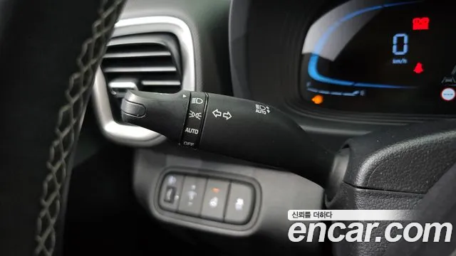Hyundai Venue — Фото автомобиля 23