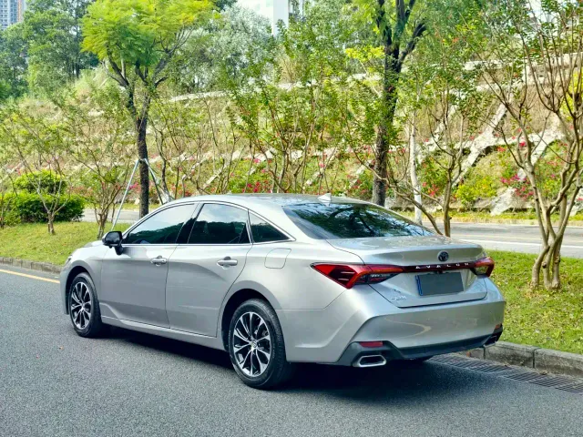 Toyota Avalon — Фото автомобиля 4