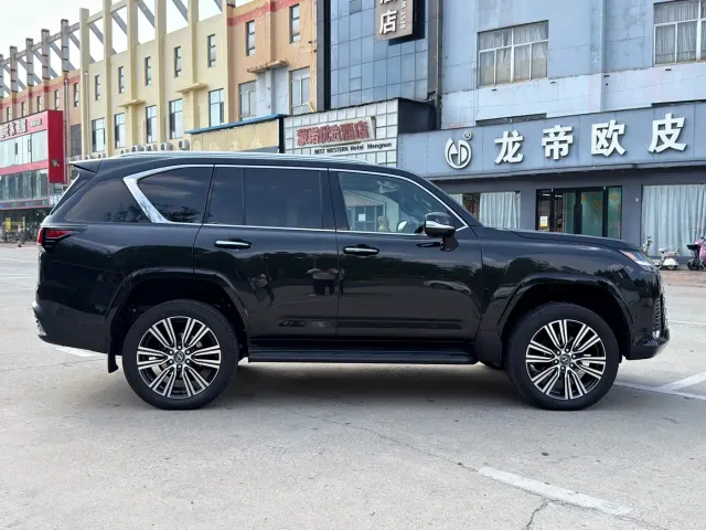 Lexus LX — Фото автомобиля 19