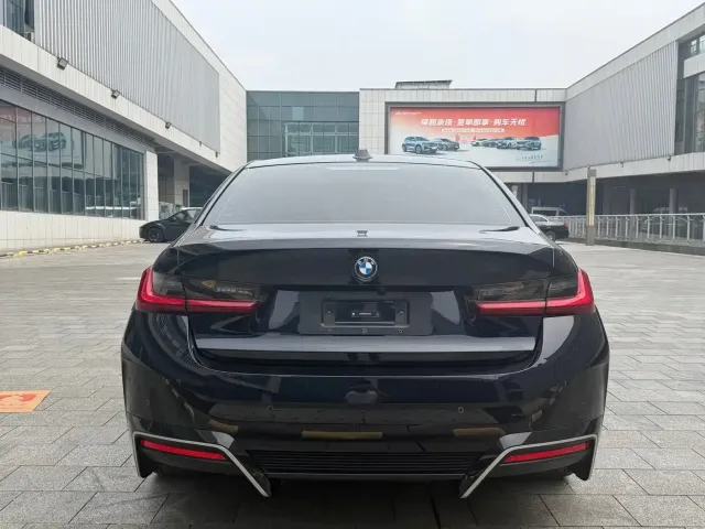BMW i3 — Фото автомобиля 10
