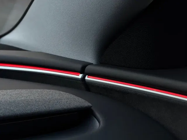Tesla Model 3 — Фото автомобиля 14