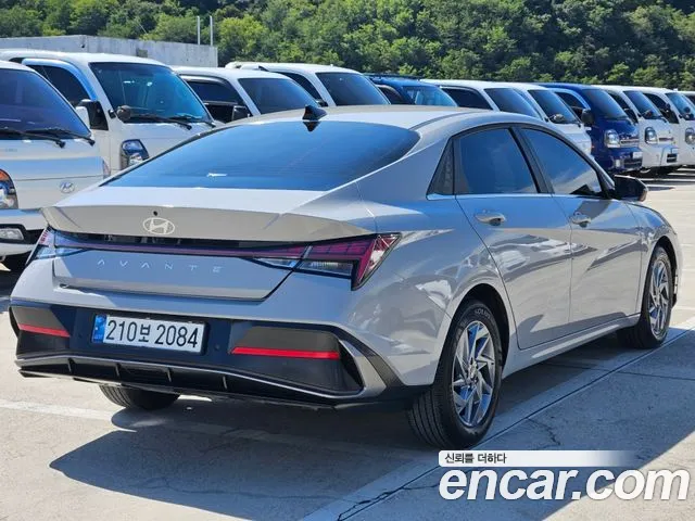 Hyundai Avante CN7 — Фото автомобиля 4