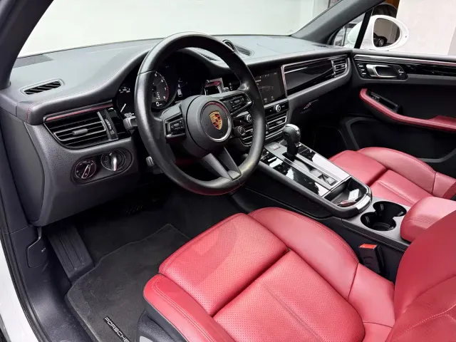 Porsche Macan — Фото автомобиля 10