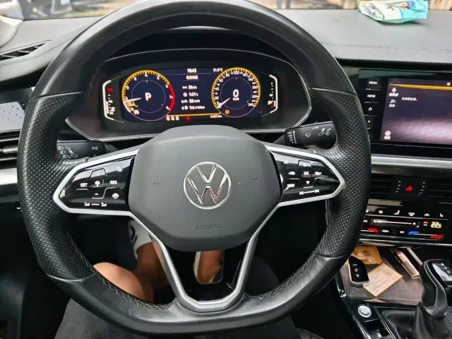 Volkswagen Passat — Фото автомобиля 4