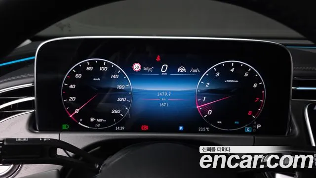 Mercedes-Benz E-Class — Фото автомобиля 8