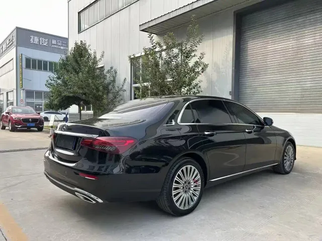 Mercedes-Benz E-Class — Фото автомобиля 9