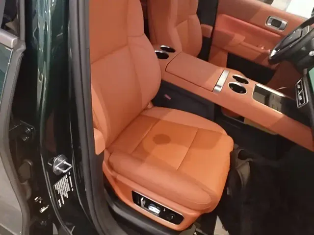 Li Auto L9 — Фото автомобиля 24
