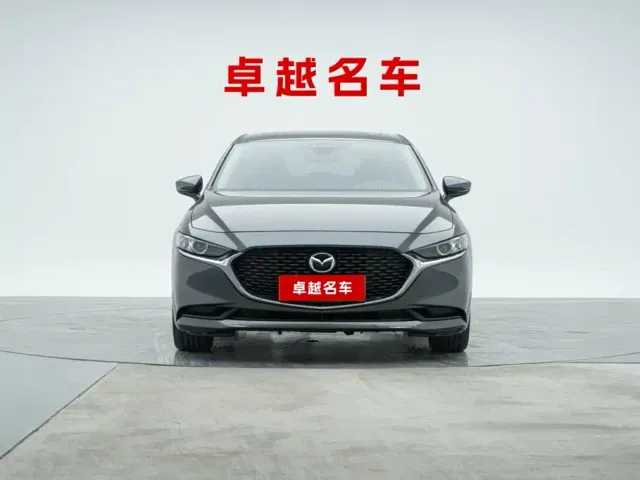 Mazda Axela — Фото автомобиля 5