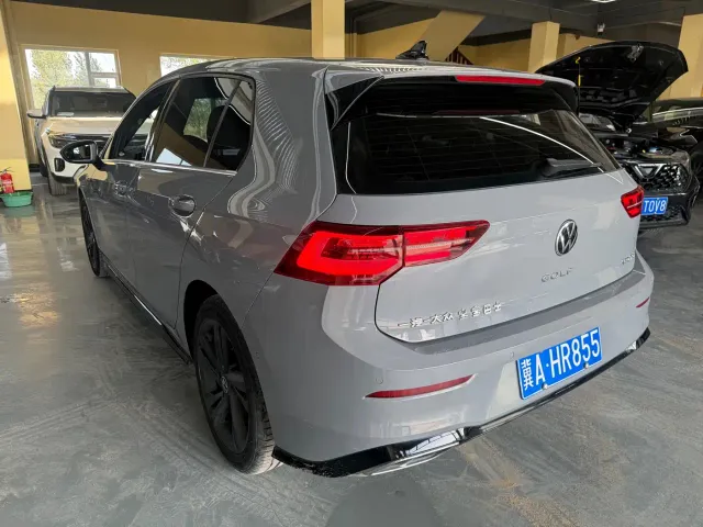Volkswagen Golf — Фото автомобиля 17