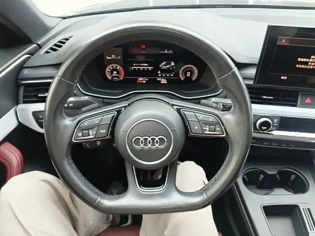 Audi A4L — Фото автомобиля 10
