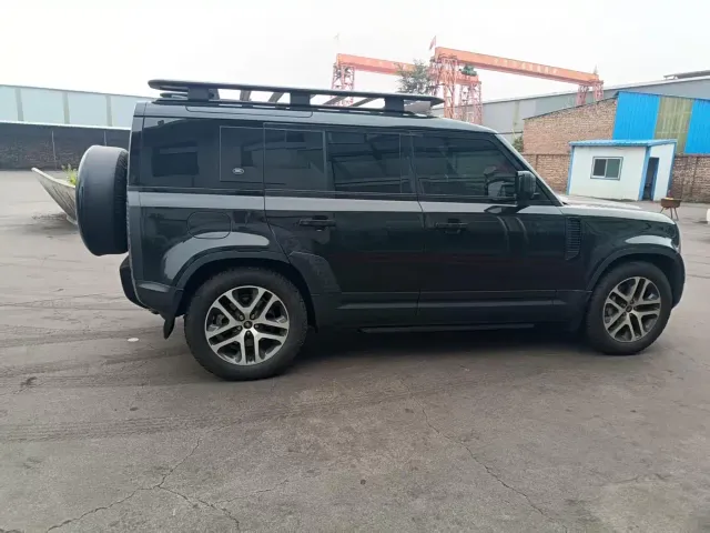 Land Rover Defender — Фото автомобиля 13