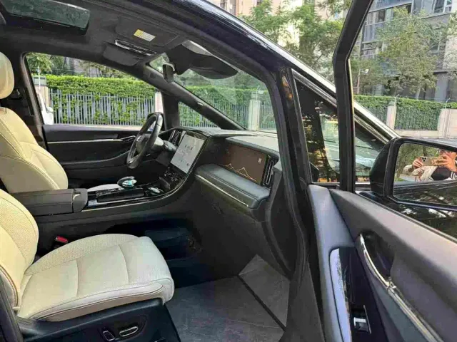 GAC Trumpchi M8 — Фото автомобиля 8