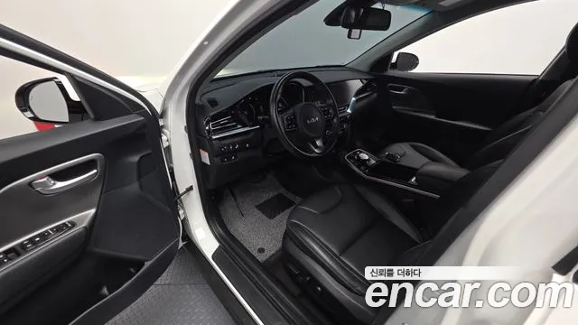 Kia Niro Niro Plus Air — Фото автомобиля 9